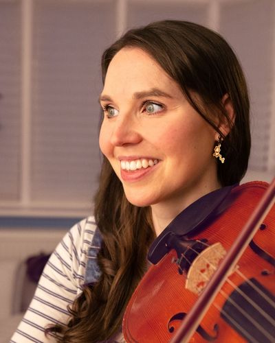 Robyn, viola player and teacher